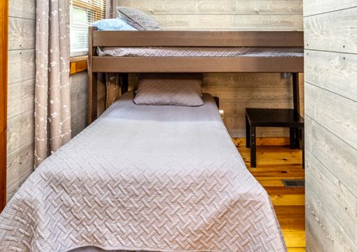 Cabin #3 – Gaylord