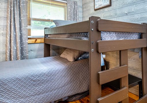 Cabin #3 – Gaylord