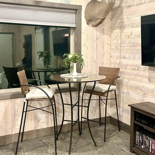 Cabin #5 – Creekside Retreat