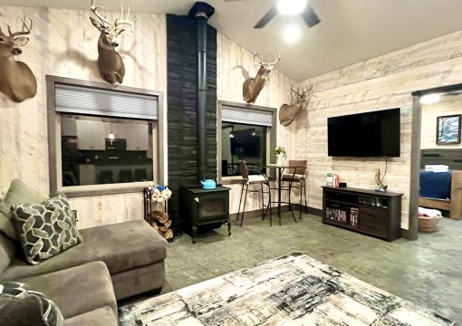 Cabin #5 – Creekside Retreat