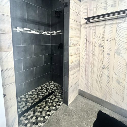 Cabin #5 – Creekside Retreat