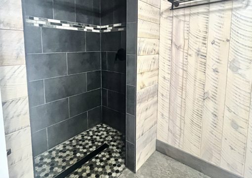 Cabin #5 – Creekside Retreat