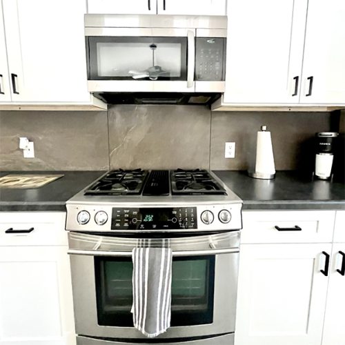 Cabin #5 – Creekside Retreat