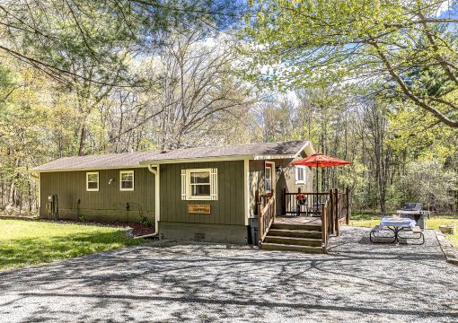 Cabin #3 – Trailside Retreat