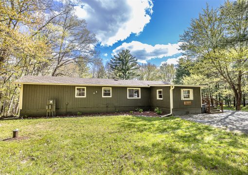 Cabin #3 – Trailside Retreat