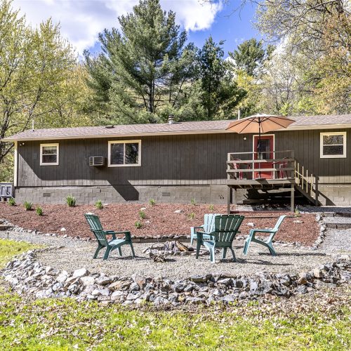 Cabin #3 – Trailside Retreat