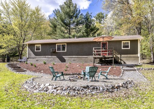 Cabin #3 – Trailside Retreat