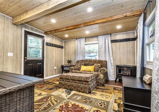 Cabin #3 – Trailside Retreat