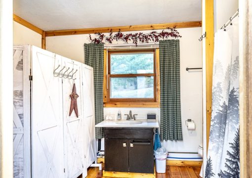 Cabin #3 – Trailside Retreat