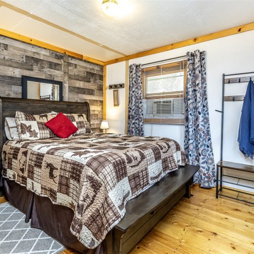 Cabin #3 – Trailside Retreat