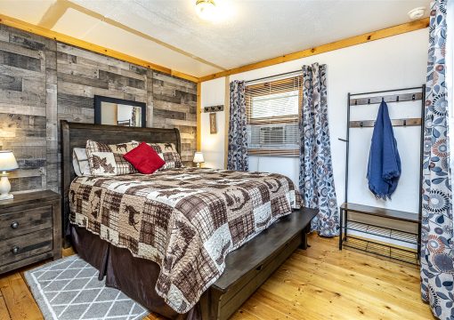 Cabin #3 – Trailside Retreat