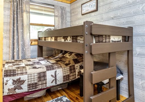Cabin #3 – Trailside Retreat