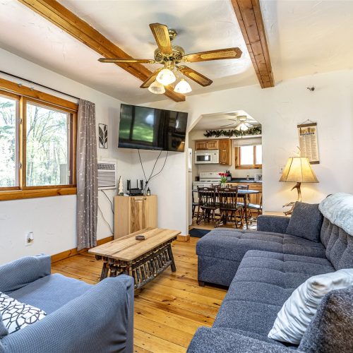 Cabin #3 – Trailside Retreat