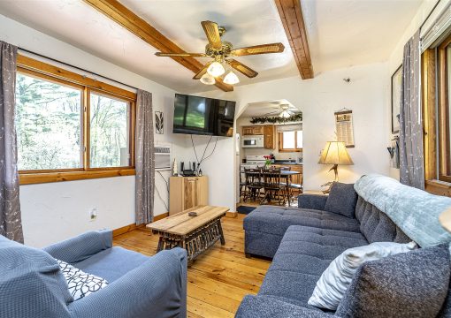 Cabin #3 – Trailside Retreat