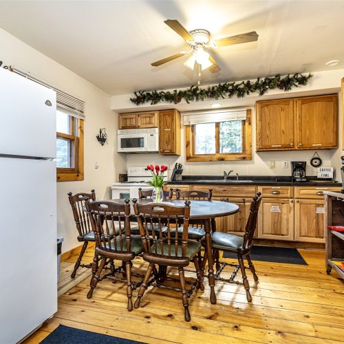 Cabin #3 – Trailside Retreat